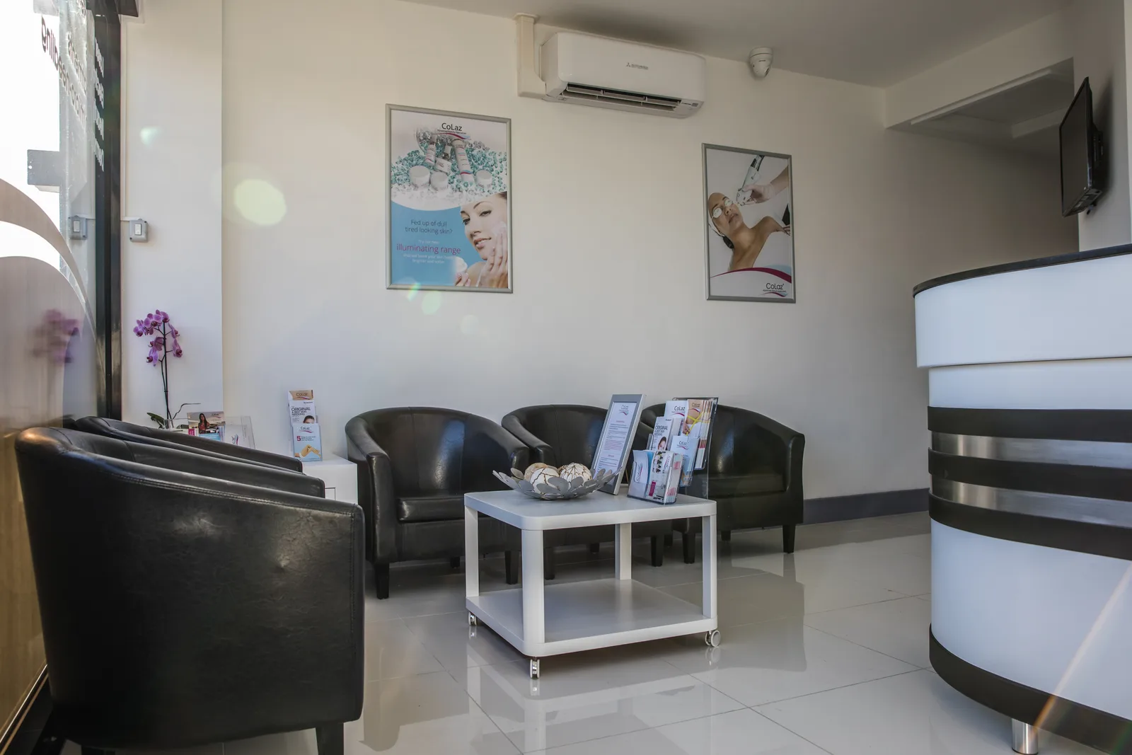Reception area inside a CoLaz aesthetic clinic