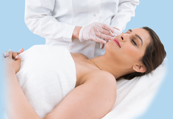 coLaz clinician delivering an anti-wrinkle injection treatment